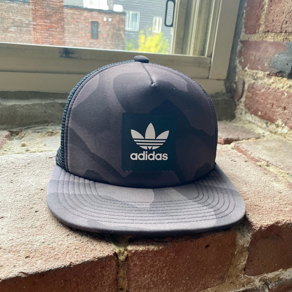 Adidas adjustable snap back hat